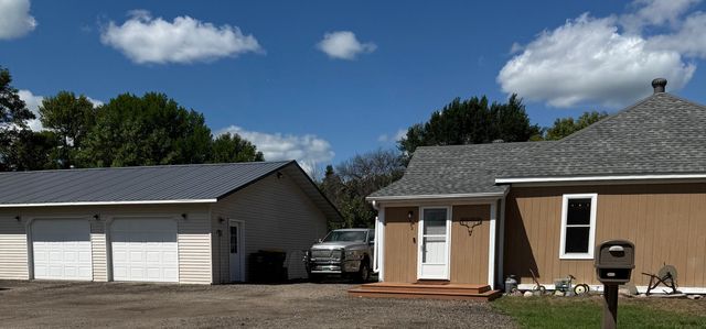 352 3rd Ave S, Casselton, ND 58012