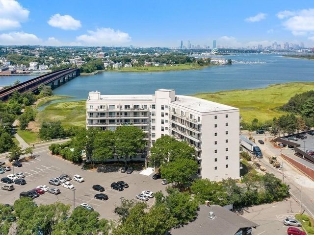 133 Commander Shea Blvd #713, Quincy, MA 02171