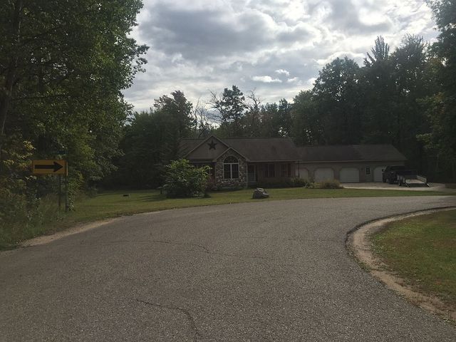 3290 Ireta St, Harrison, MI 48625