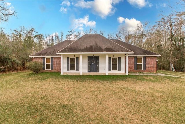 28320 Ridge Ln, Springfield, LA 70462