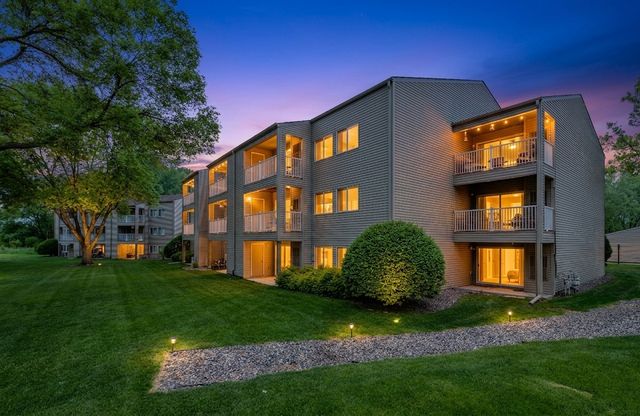 1225 Ferndale St N #B1, Maplewood, MN 55119