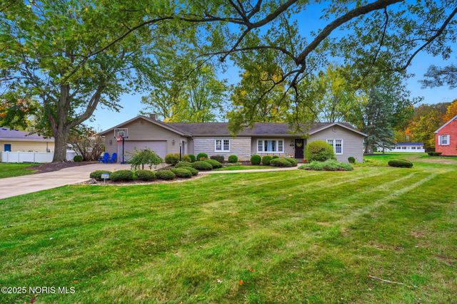 401 Bittersweet Dr, Findlay, OH 45840