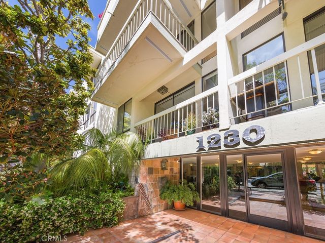 1230 N  Sweetzer Ave #211, West Hollywood, CA 90069