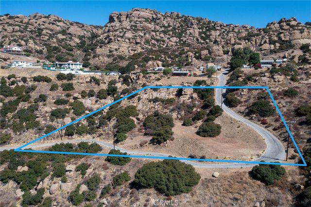 Thompson Ave #A, Chatsworth, CA 91311