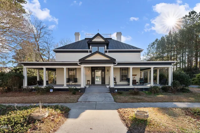 206 S  Sycamore St, Fremont, NC 27830