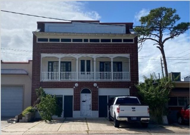 204 Magnolia St, New Smyrna Beach, FL 32168