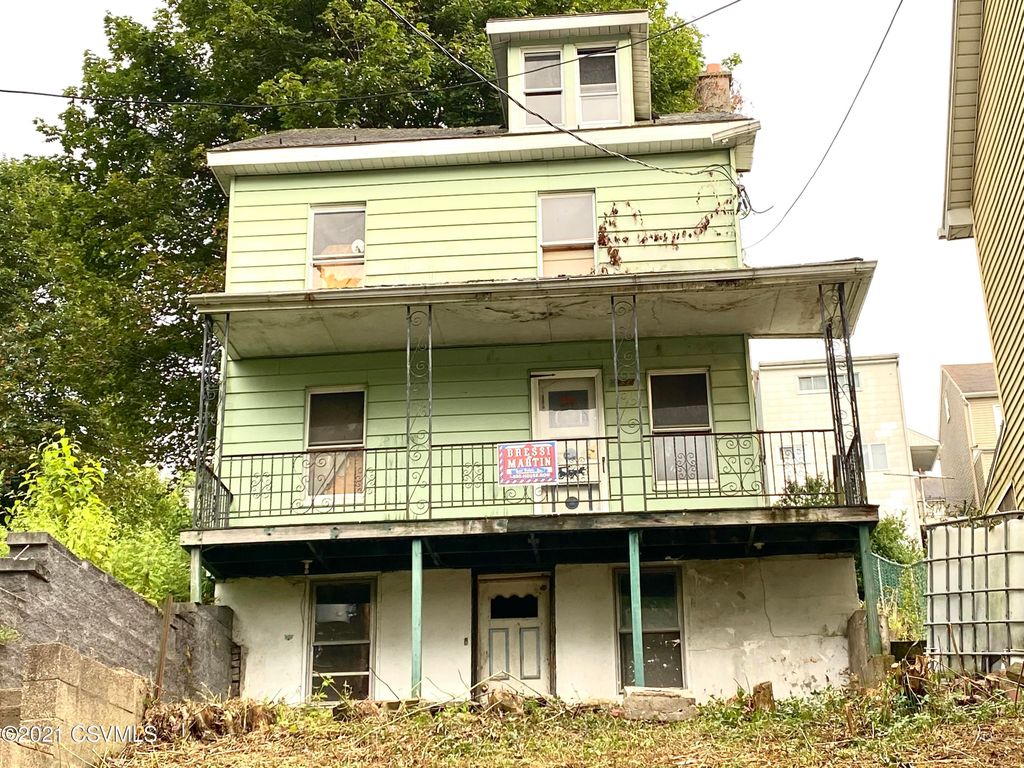 1234 Chemung St, Coal Township, PA 17866