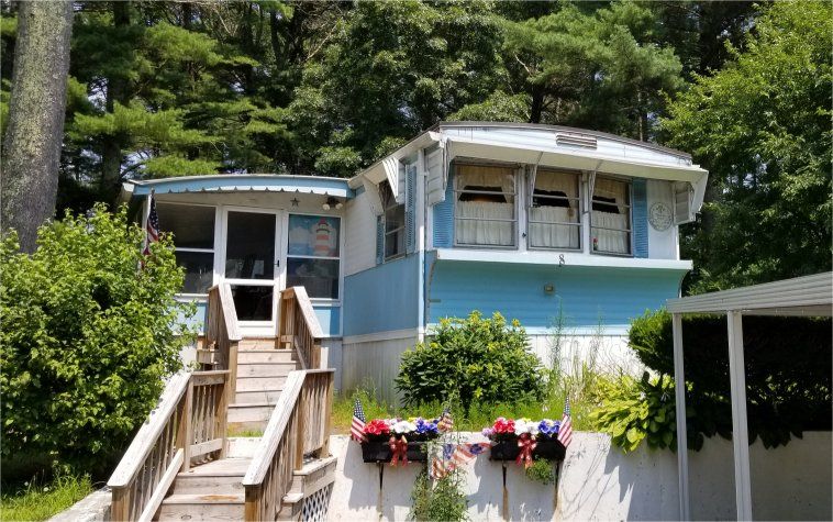 8 Maplewood Dr, Halifax, MA 02338