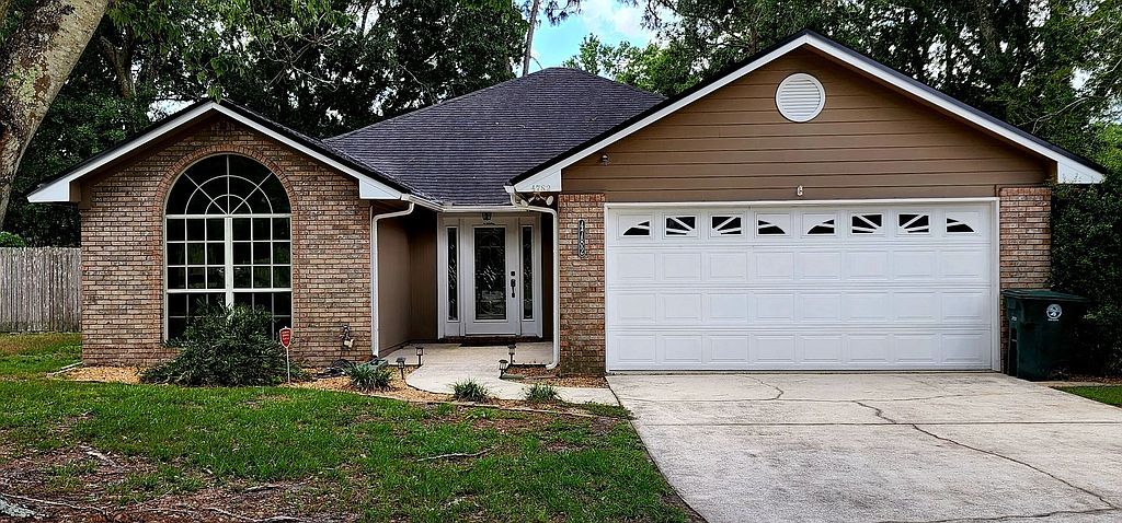 4782 Dovetail Dr, Jacksonville, FL 32257