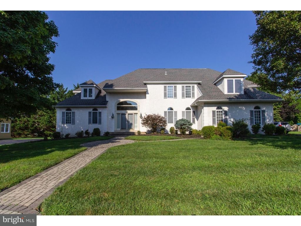 3 Bayberry Dr, Broomall, PA 4 Bed, 3 Bath SingleFamily Home 23