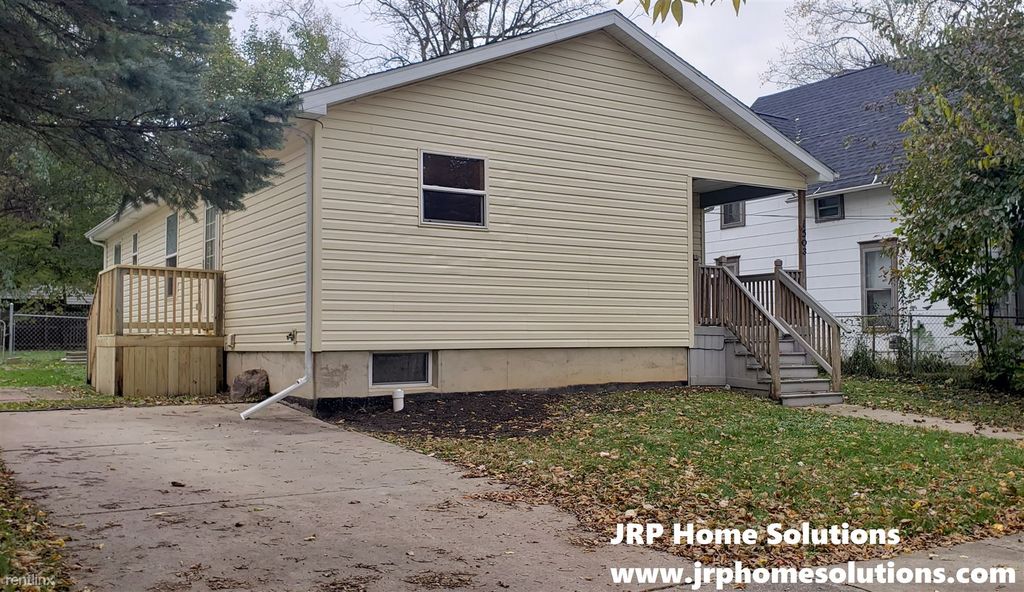 1503 Deyo St, Jackson, MI 49203