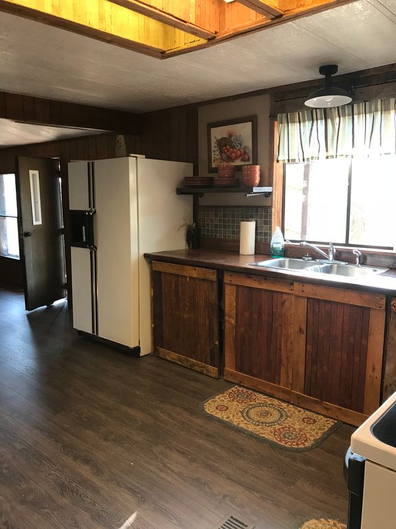 1636 Cedar Valley Trl, Kansas, OK 74347