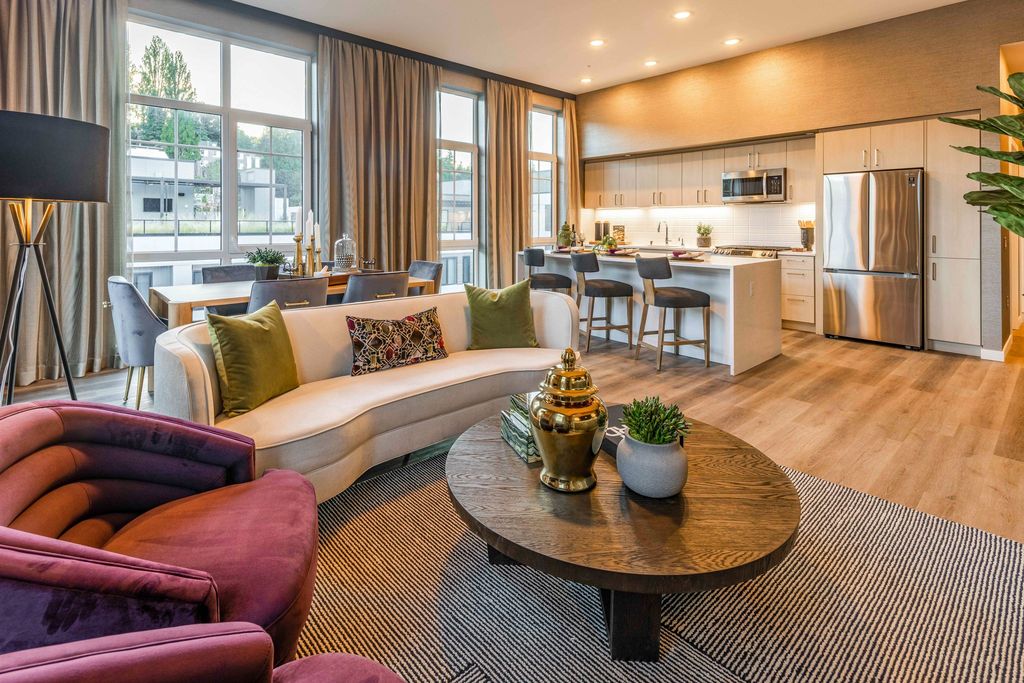 4715 25th Ave  NE #533, Seattle, WA 98105