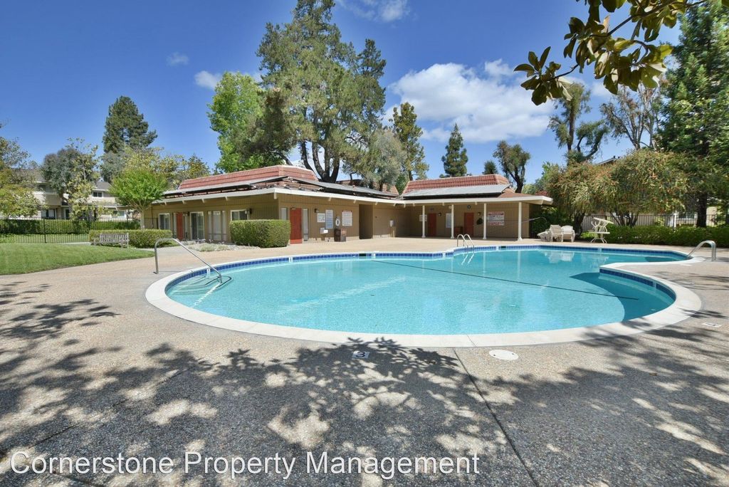 22673 Queens Oak Ct, Cupertino, CA 95014