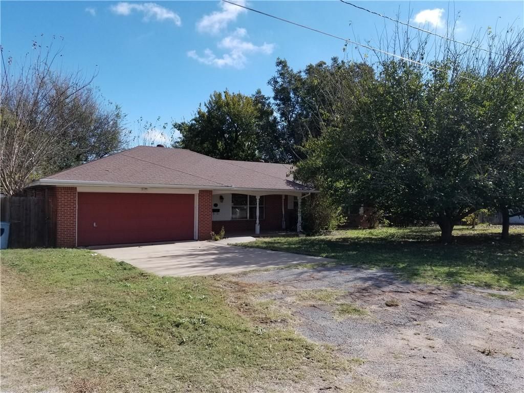 230 S Louisiana Ave, Mangum, OK 73554