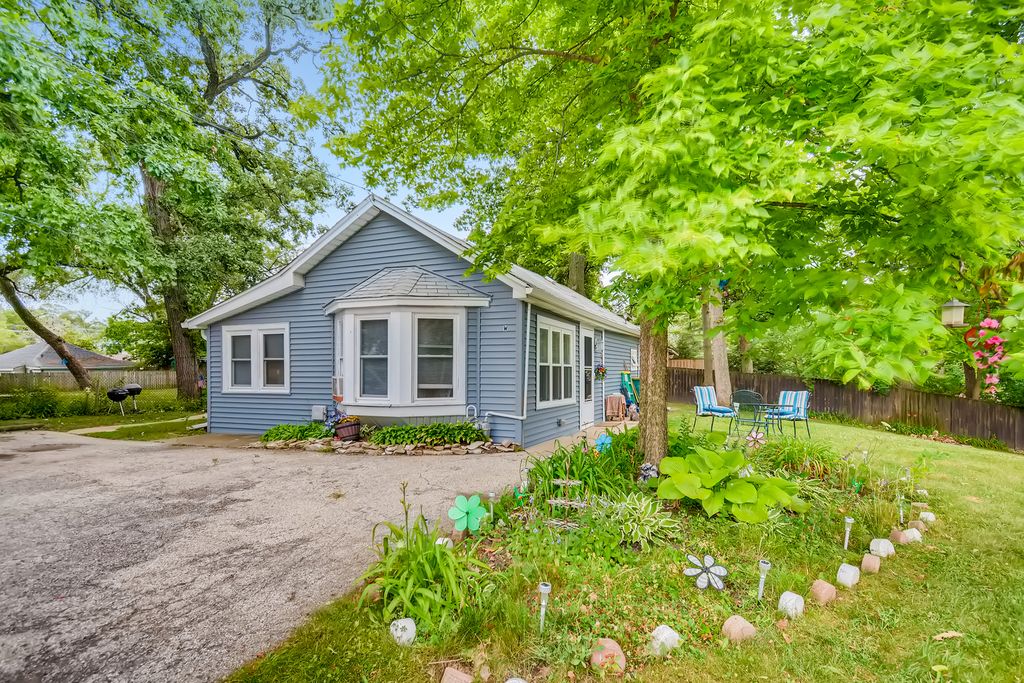 11 W Grand Ave, Fox Lake, IL 60020 Trulia