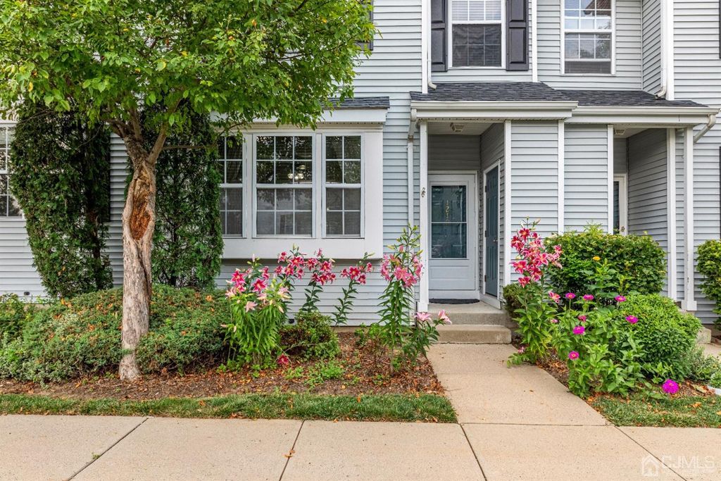 1210 Blossom Cir, Dayton, NJ 08810