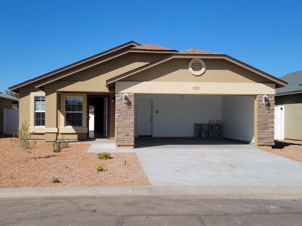 1522 E Whirlwind Way, Safford, AZ 85546