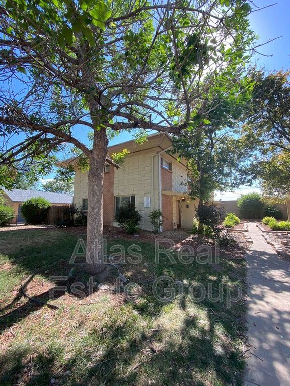 1115 Akron St, Aurora, CO 80010
