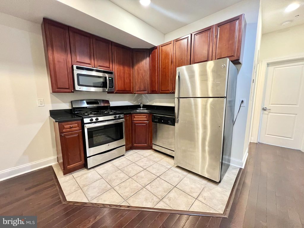1822 N  16th St #4B, Philadelphia, PA 19121