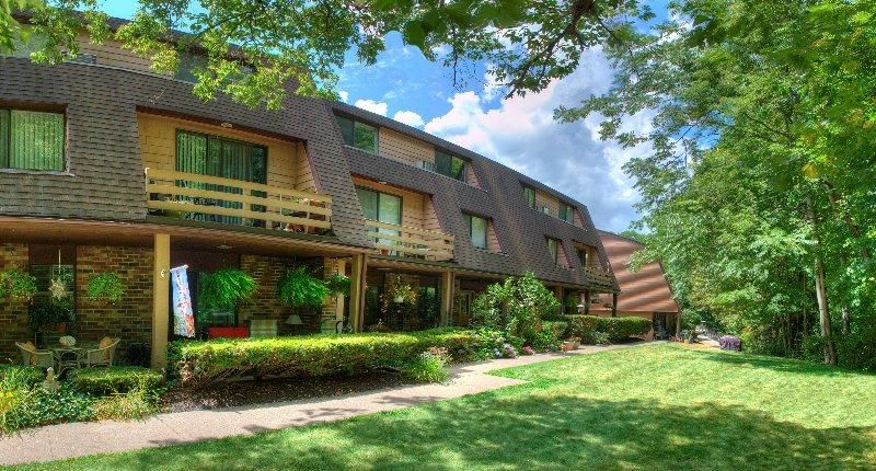 18A Brook Hill Ln, Rochester, NY 14625