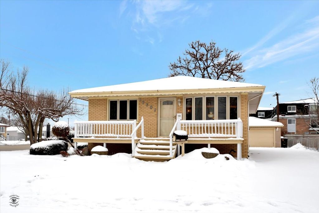 10301 Barnard Dr, Chicago Ridge, IL 60415