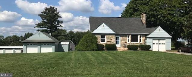 946 Deer Park Rd, Westminster, MD 21157 - 4 Bed, 1 Bath Single-Family