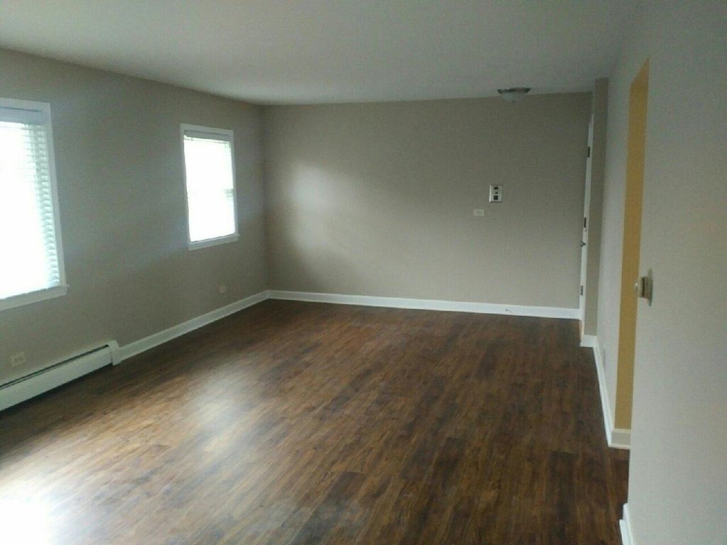 956 Shermer Rd, Glenview, IL 60025