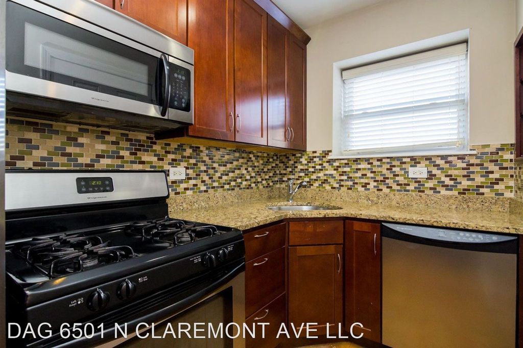 2320 W Arthur Ave #1, Chicago, IL 60645