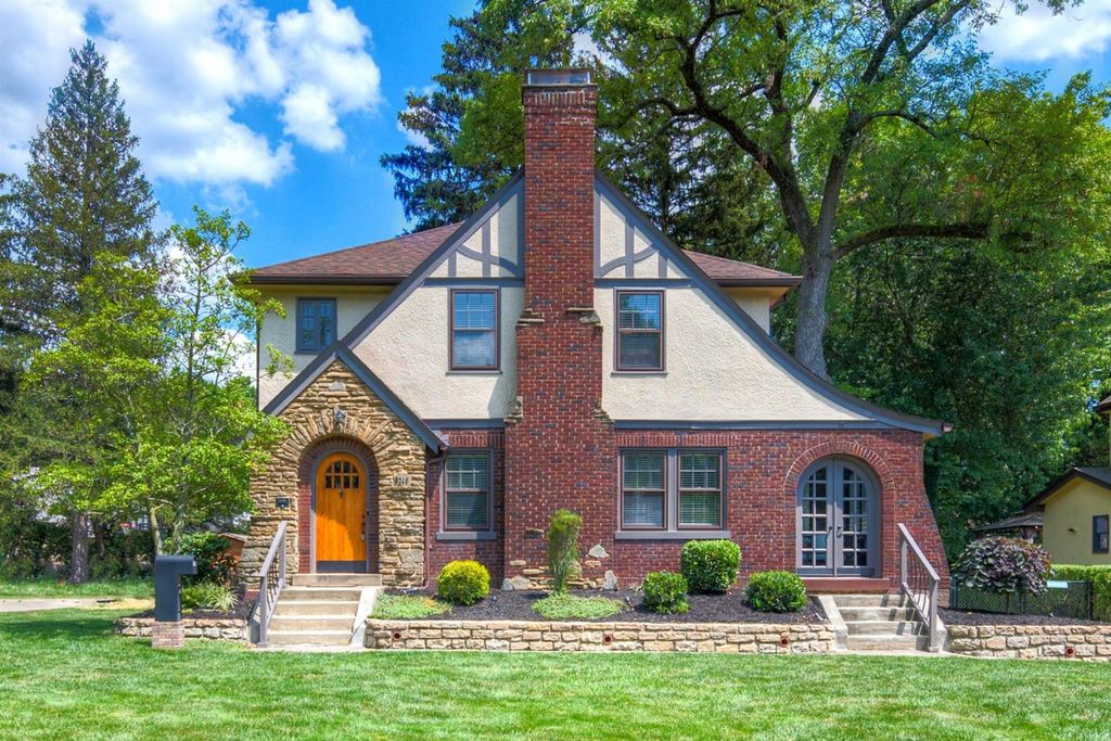 6246 Orchard Ln, Cincinnati, OH 45213