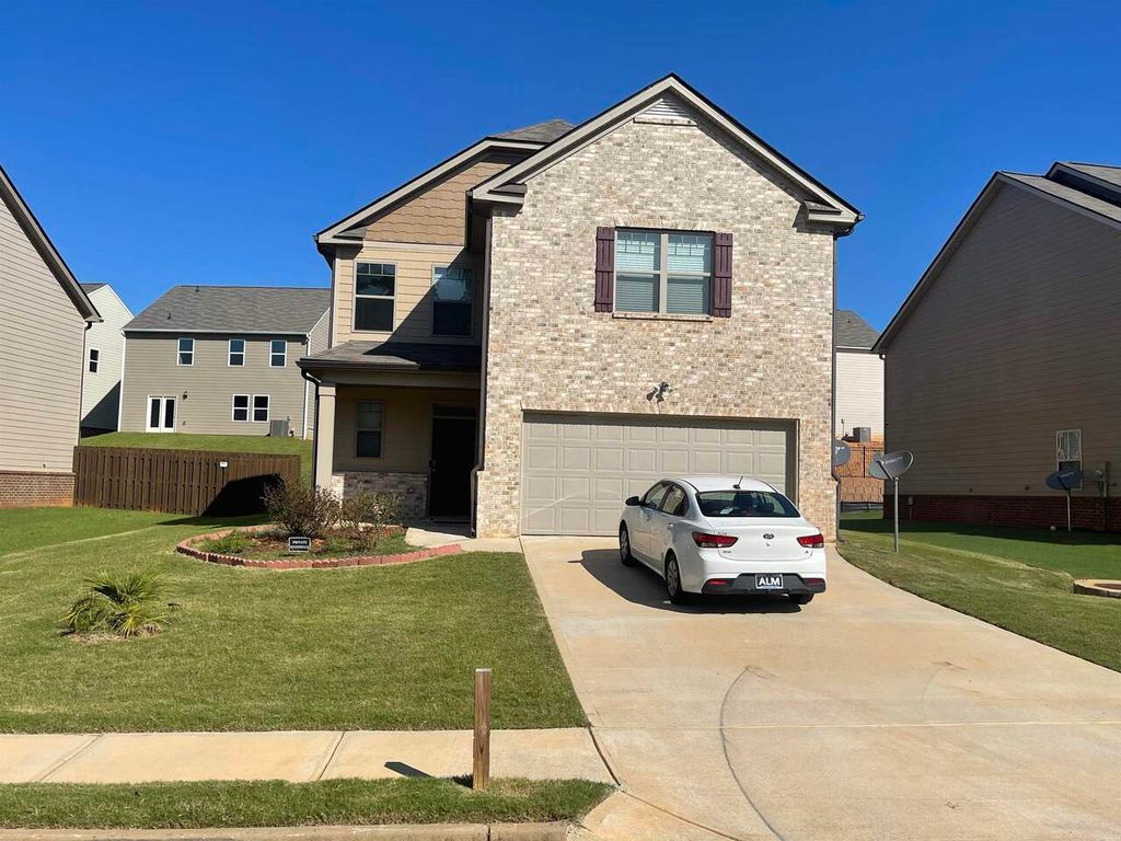 2000 Theberton Trl, Locust Grove, GA 30248