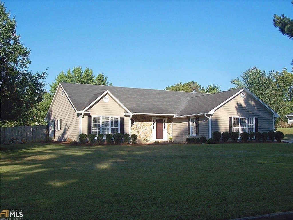 100 Spring Creek Ct, Fayetteville, GA 30215
