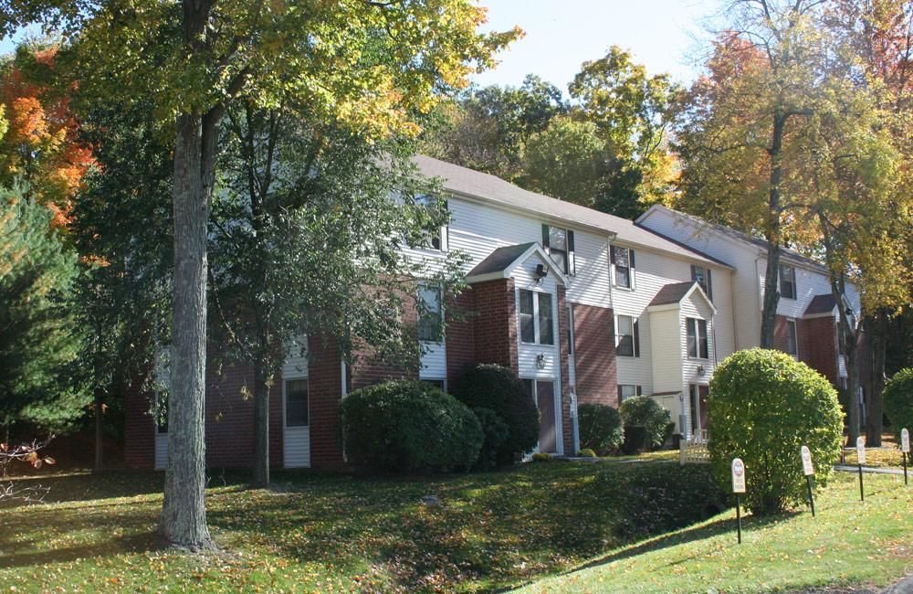 131 Ridgefield Dr, Middletown, CT 06457