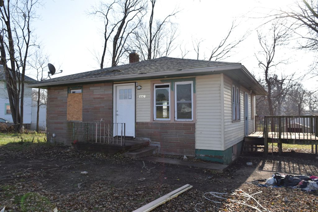 447 Parkway Dr, Battle Creek, MI 49037