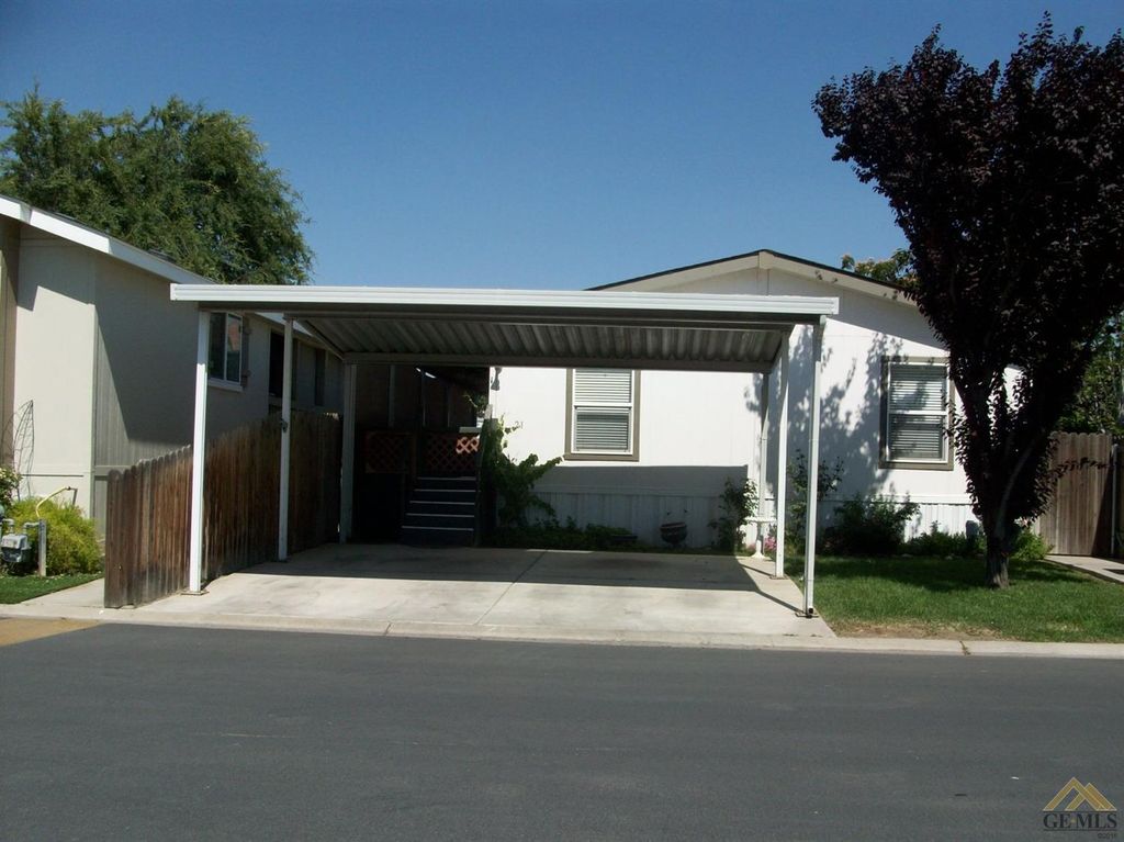 14035 Rosedale Hwy 21, Bakersfield, CA 3 Bed, 2 Bath Mobile