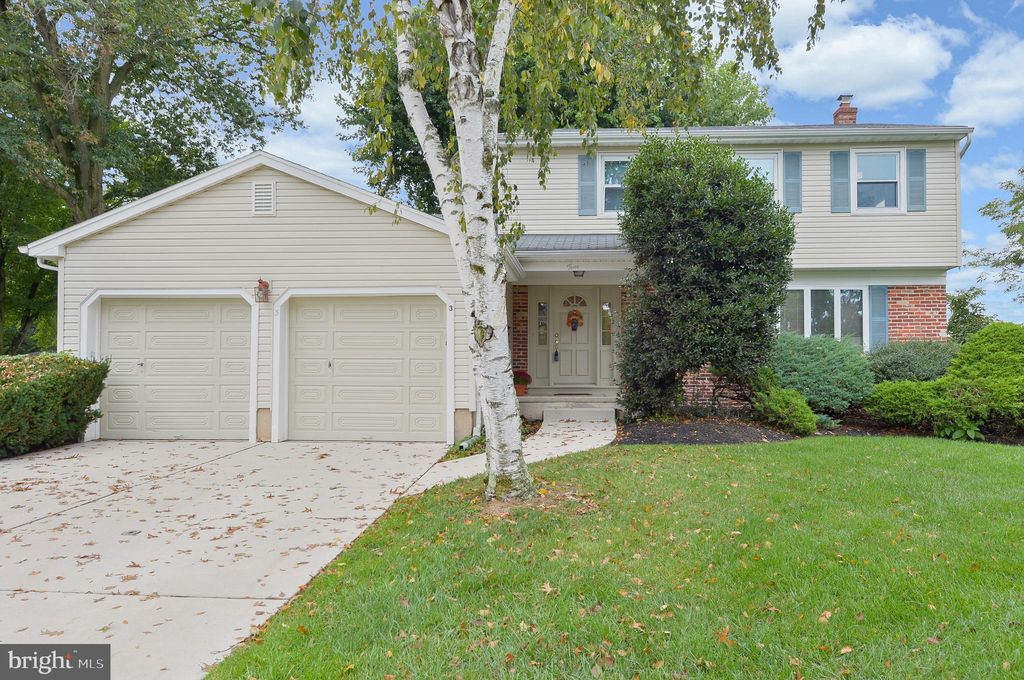 3 Endsleigh Pl, Marlton, NJ 08053