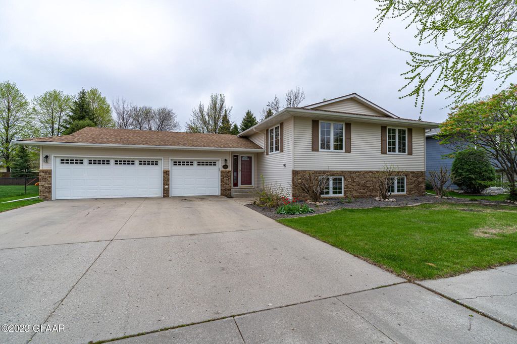 3307 Primrose Ct, Grand Forks, ND 58201 Trulia