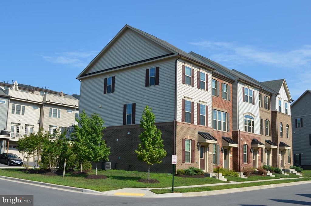 7739 Duncannon Ln, Hanover, MD 21076
