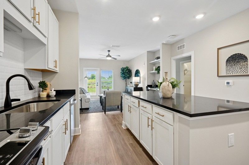 713 Adelynn Ln, Greensboro, NC 27409