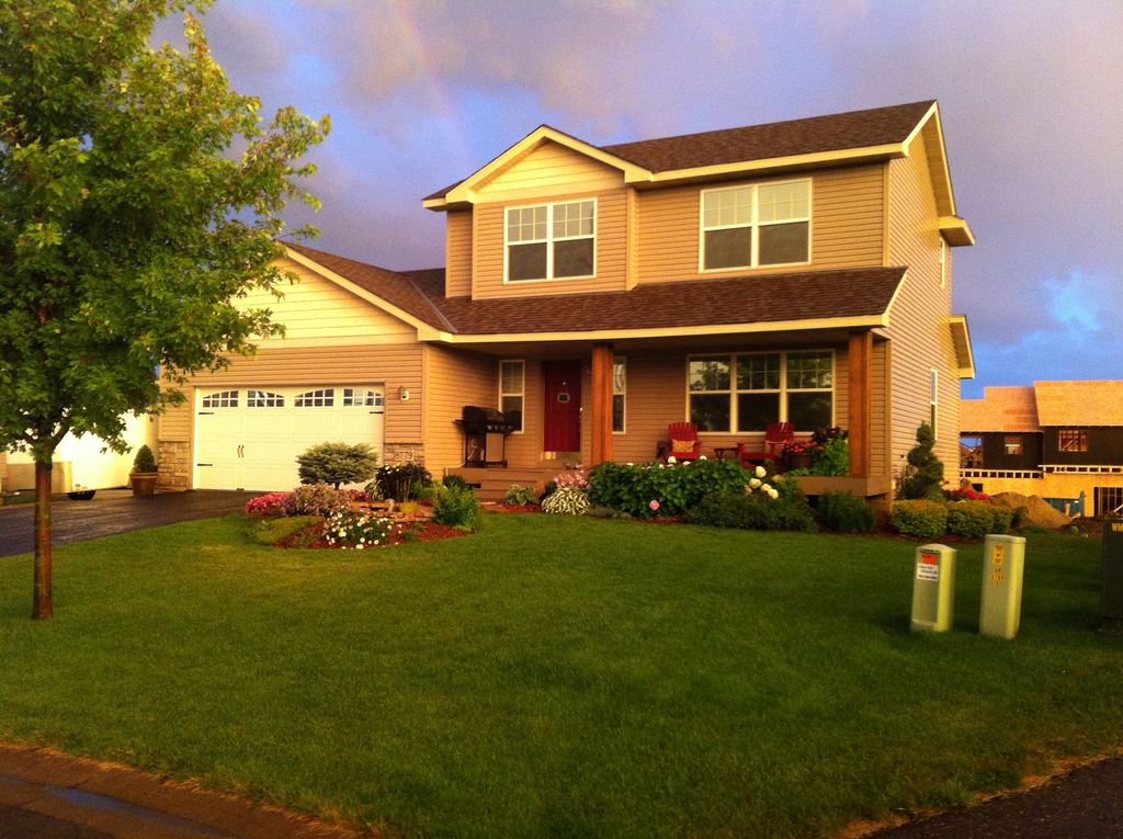 8779 Fairhill Ln, Monticello, MN 55362