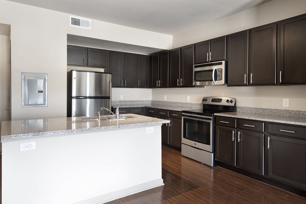 429 College Ave, Fort Worth, TX 76104