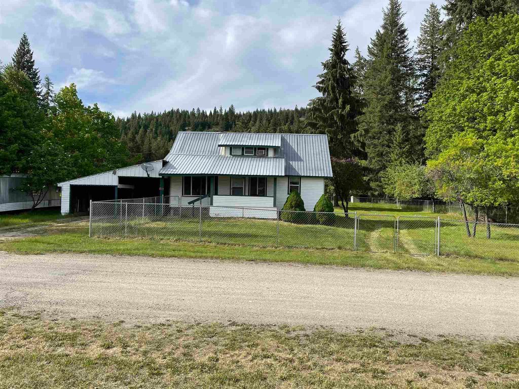 608 Grinnell St, Ione, WA 99139