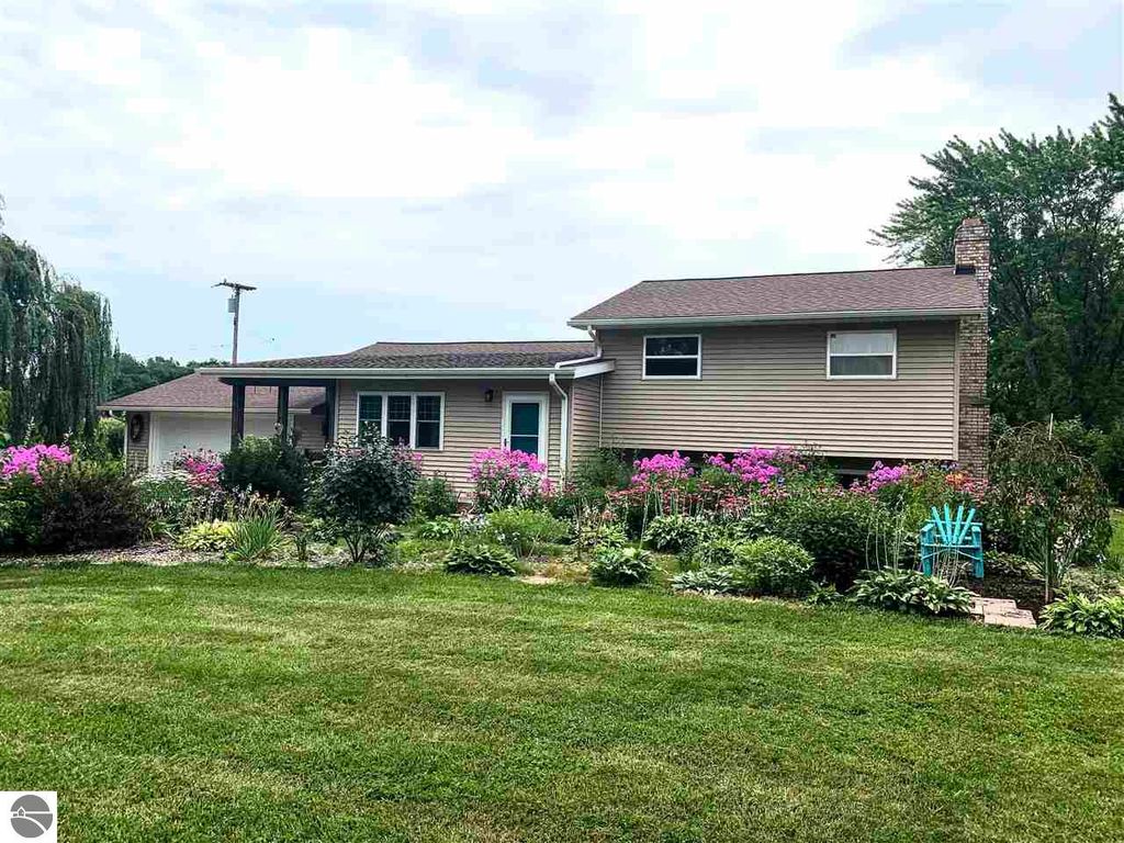 10347 S Bray Rd, Clio, MI 48420 Trulia