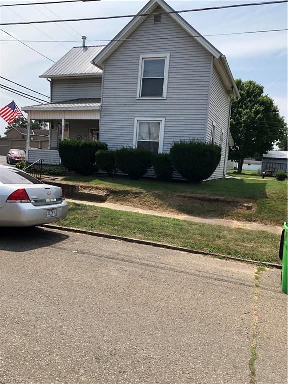 617 Pine St, Coshocton, OH 43812