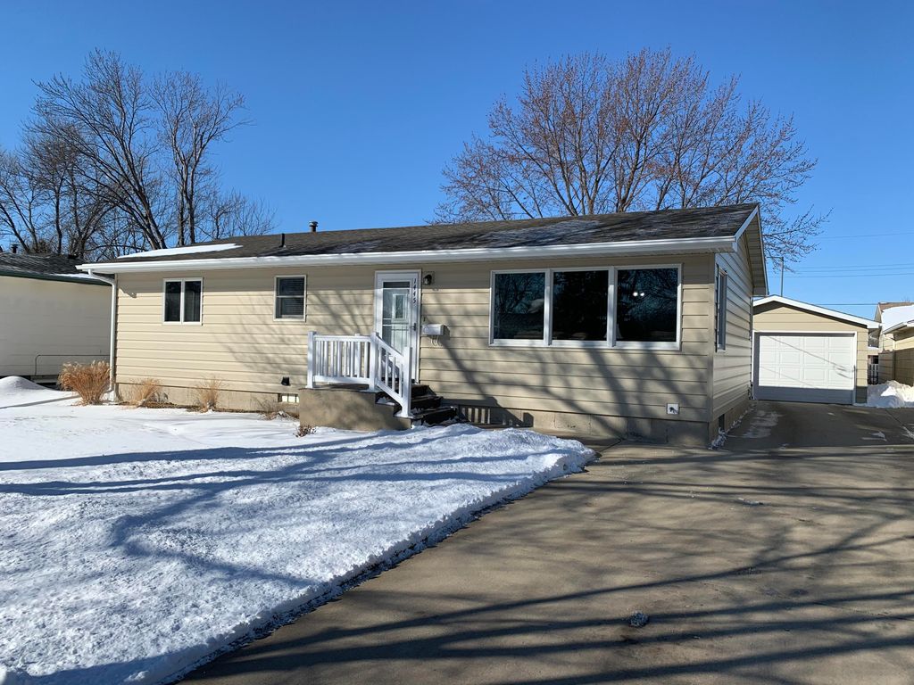 1445 Arizona Ave SW, Huron, SD 57350 Trulia