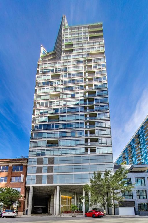 510 W Erie St #1303, Chicago, IL 60654