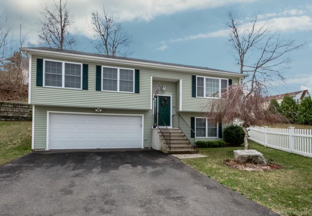 55 High Meadow Ln, Bristol, CT 3 Bed, 2 Bath SingleFamily Home 30