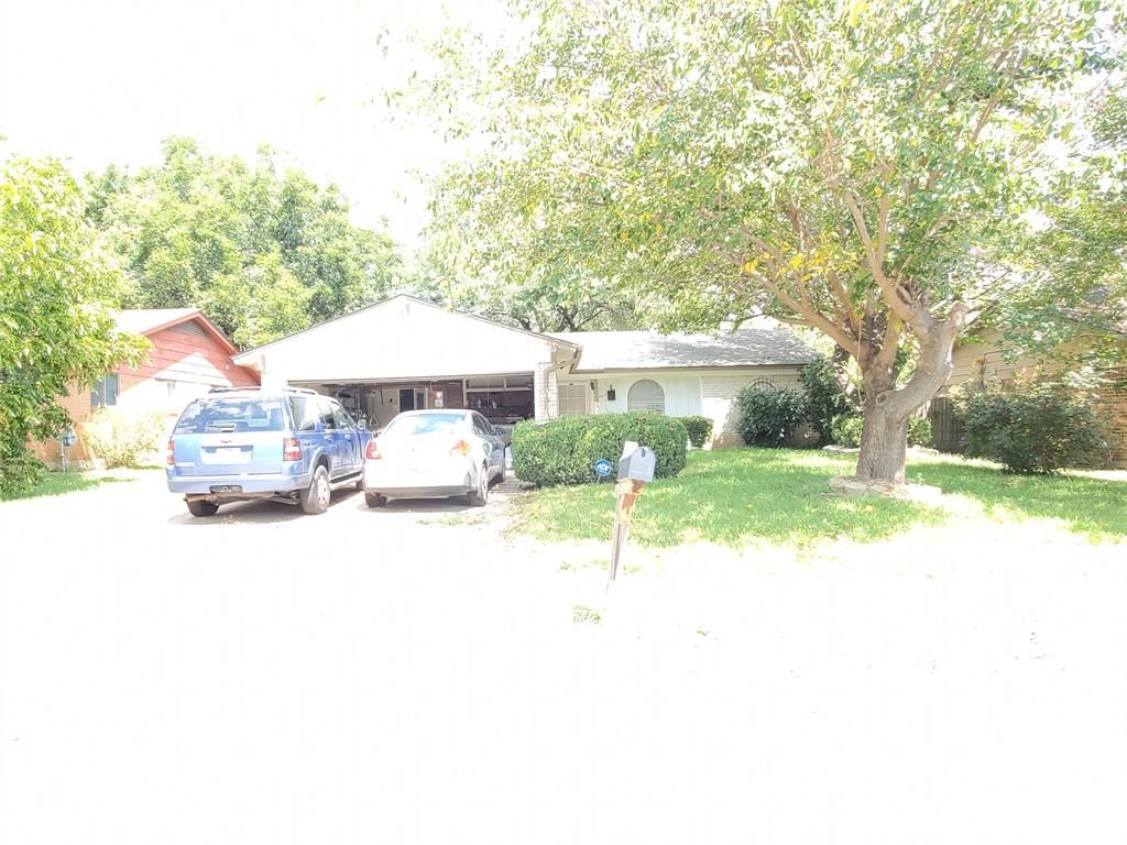 1013 High Point Rd, Arlington, TX 76015
