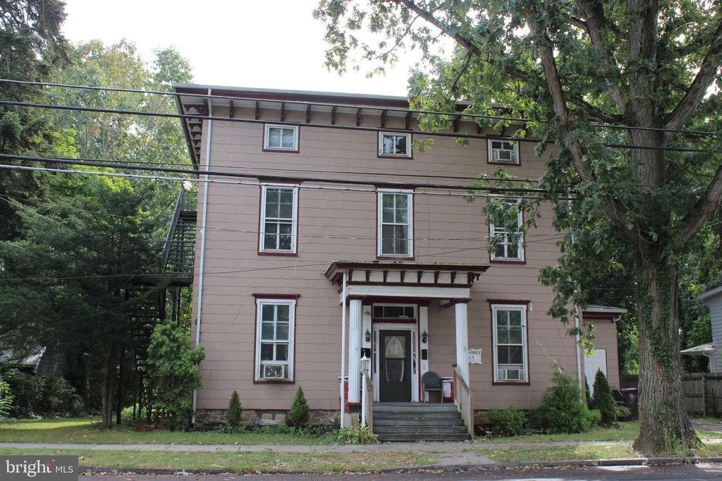 123 N Main St, Woodstown, NJ 08098