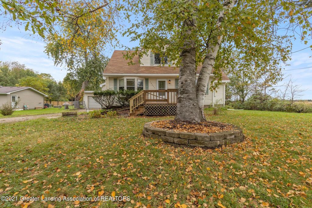 16600 Sweet Rd, Lansing, MI 48906